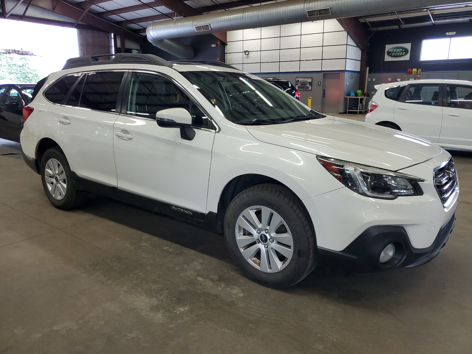 2019 Subaru Outback 2.5I Premium vin: 4S4BSAHC8K3205960