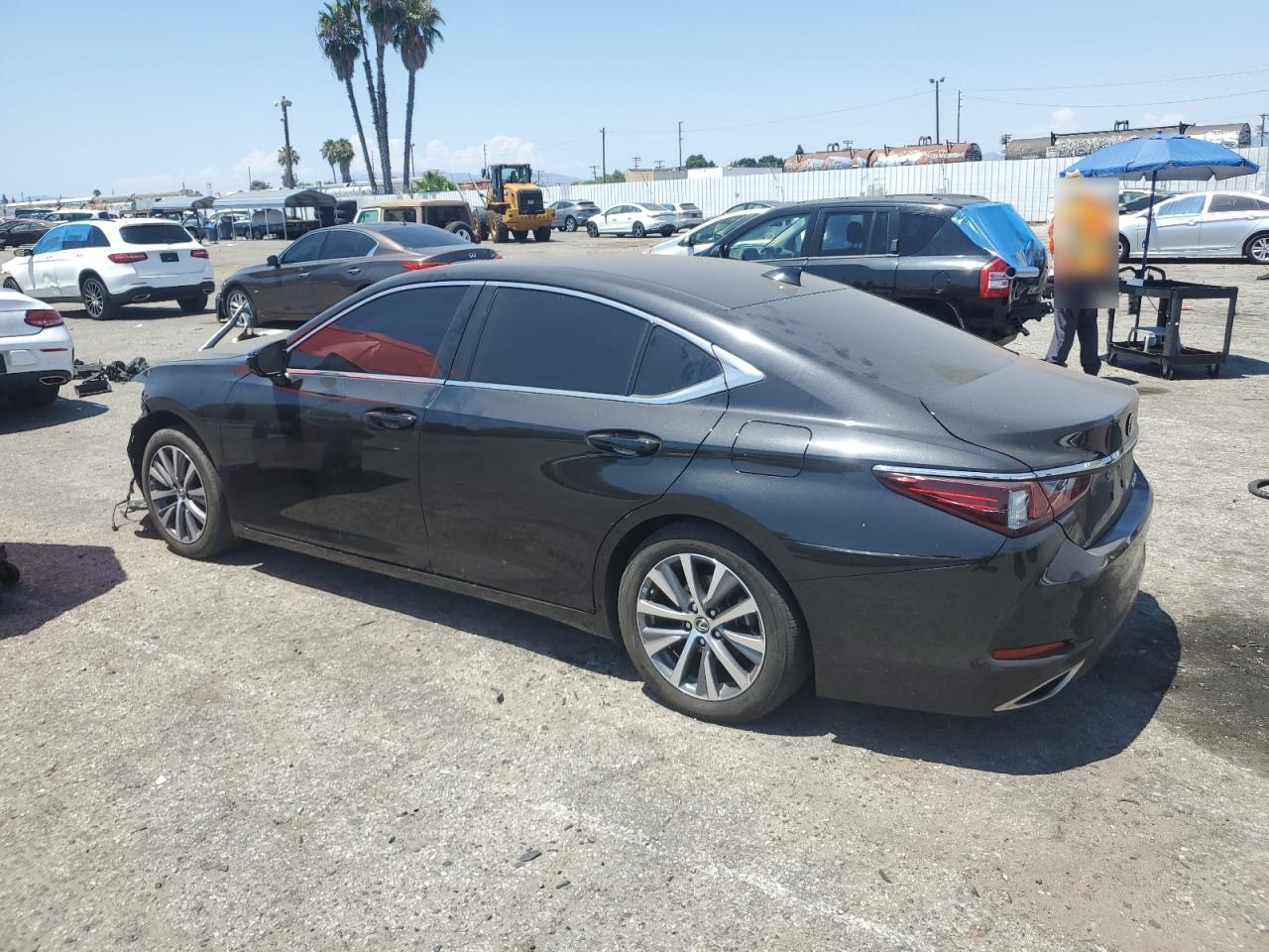 58ADZ1B15NU137295 2022 LEXUS ES - Image 2