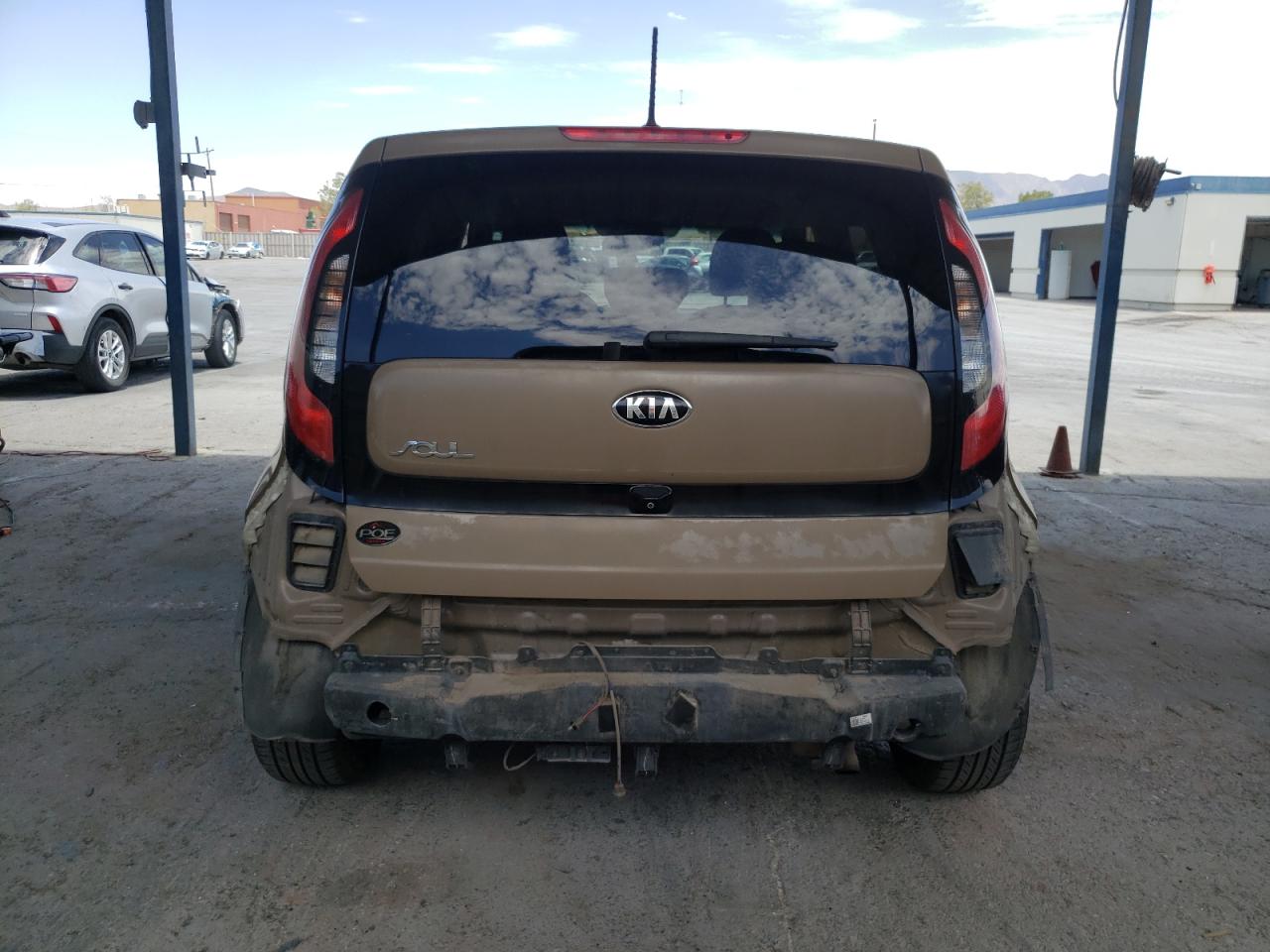 KNDJN2A27G7332438 2016 Kia Soul