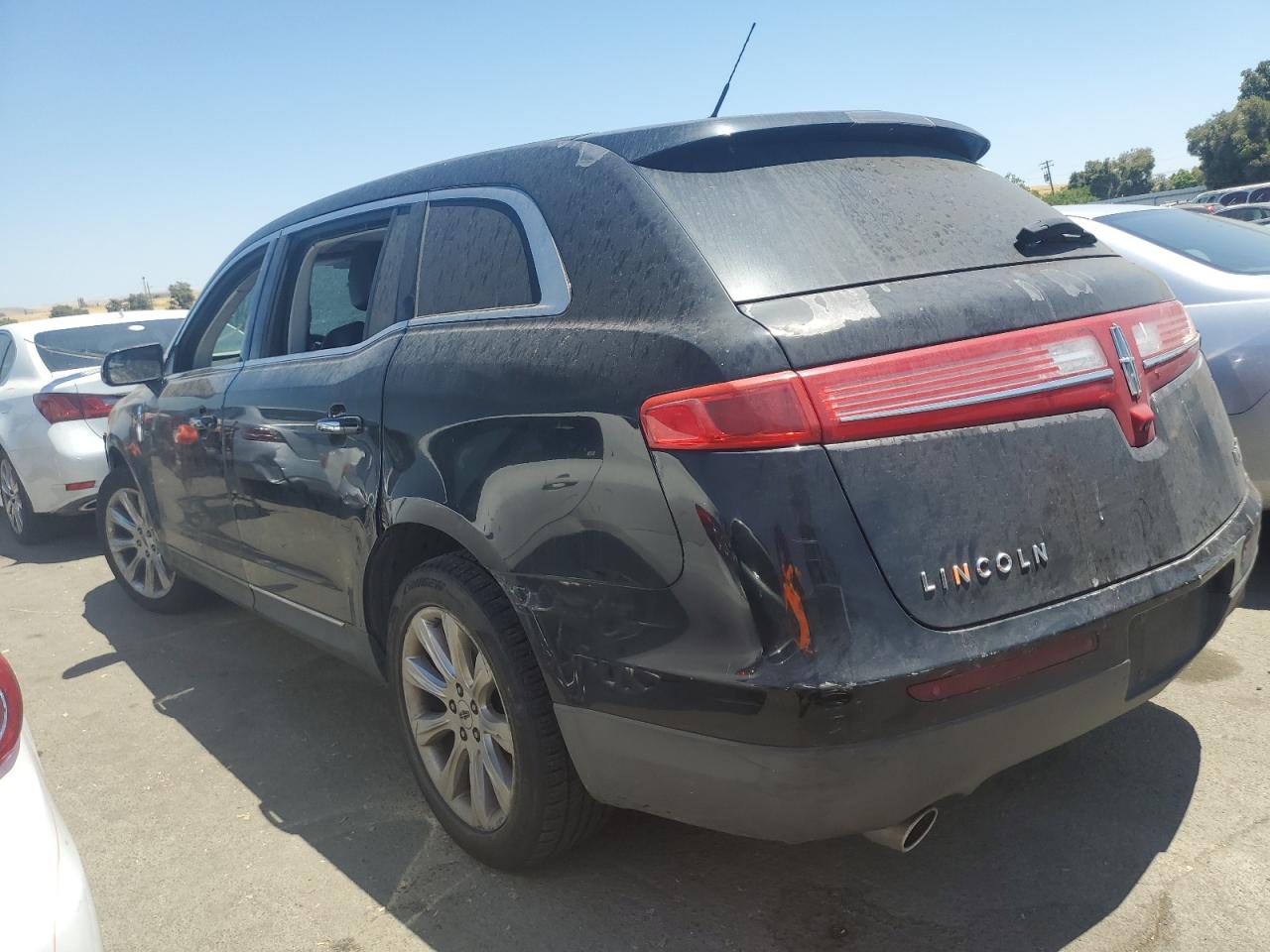 VIN 2LMHJ5FK9DBL51550 2013 LINCOLN MKT no.2