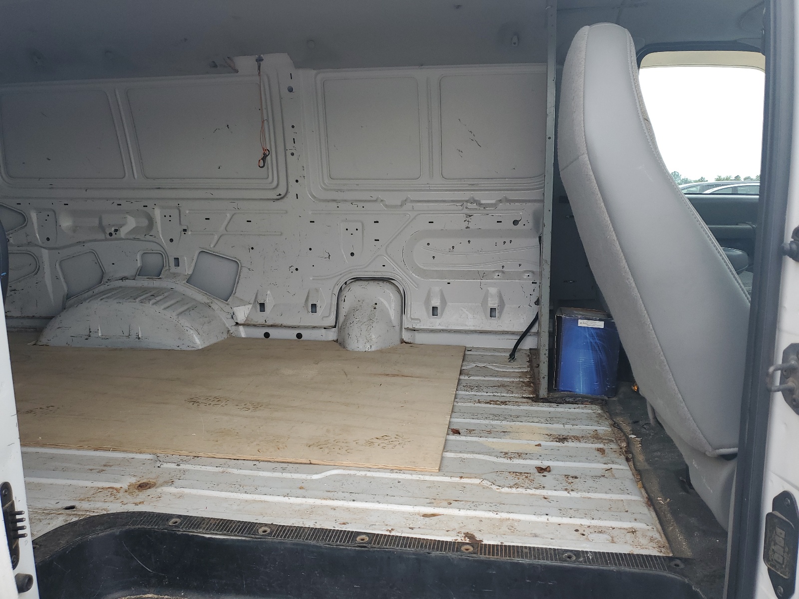 1FTSE34P24HA65636 2004 Ford Econoline E350 Super Duty Van