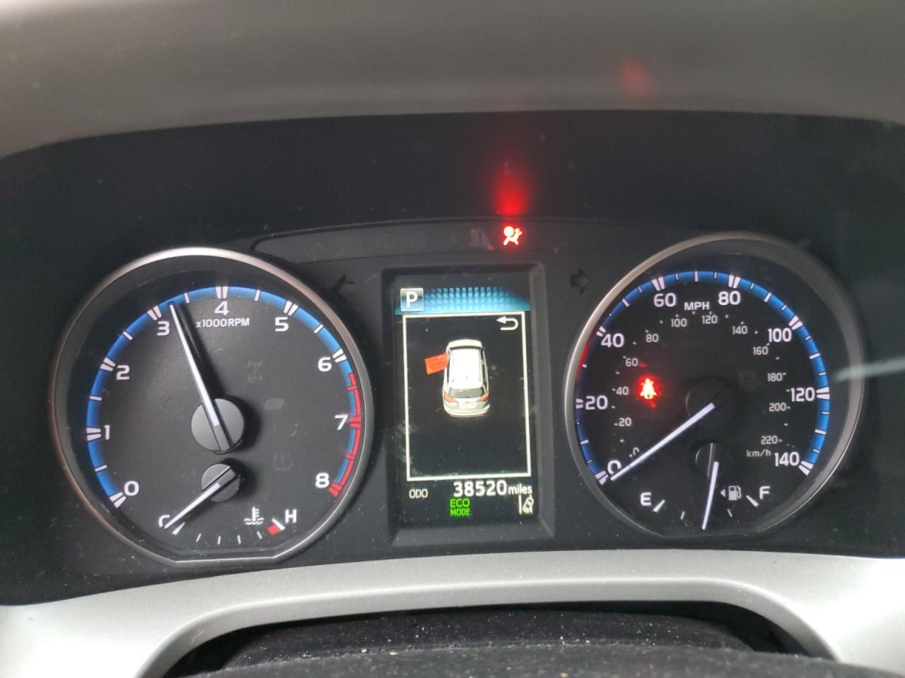 2018 Toyota Rav4 Le VIN: 2T3BFREV1JW735146 Lot: 63584874