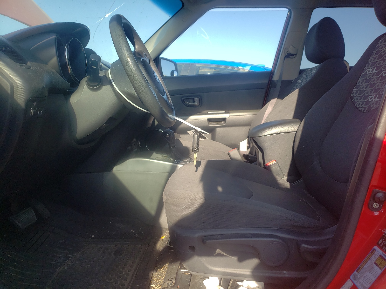 KNDJT2A28B7259885 2011 Kia Soul +