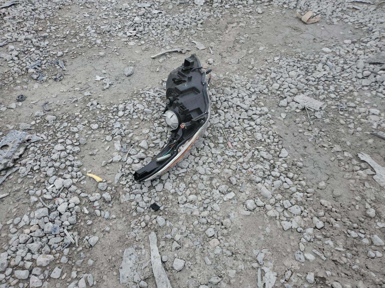 2017 Toyota Highlander Le VIN: 5TDZARFH3HS026851 Lot: 64064404