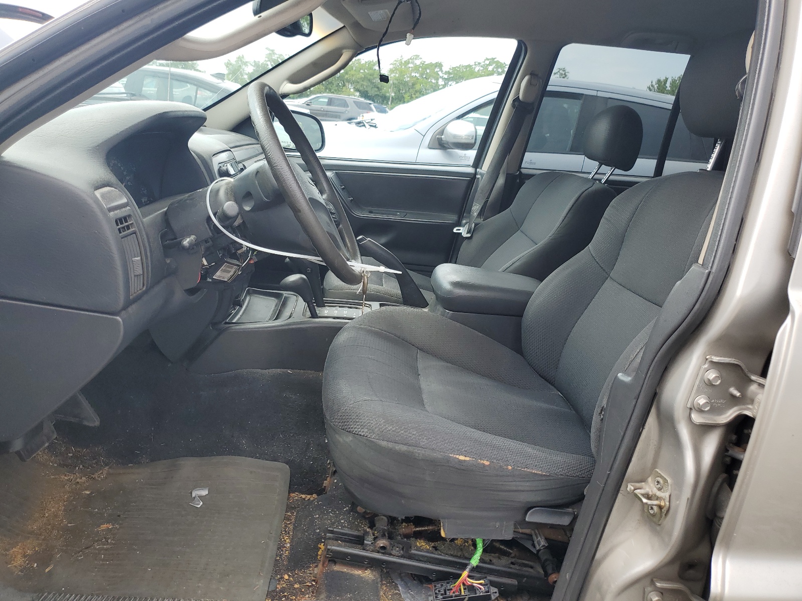 1J4GW48S72C101302 2002 Jeep Grand Cherokee Laredo