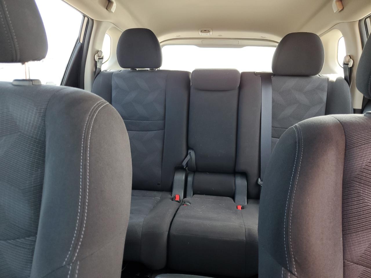 2015 Nissan Rogue S VIN: KNMAT2MT6FP515239 Lot: 64238144