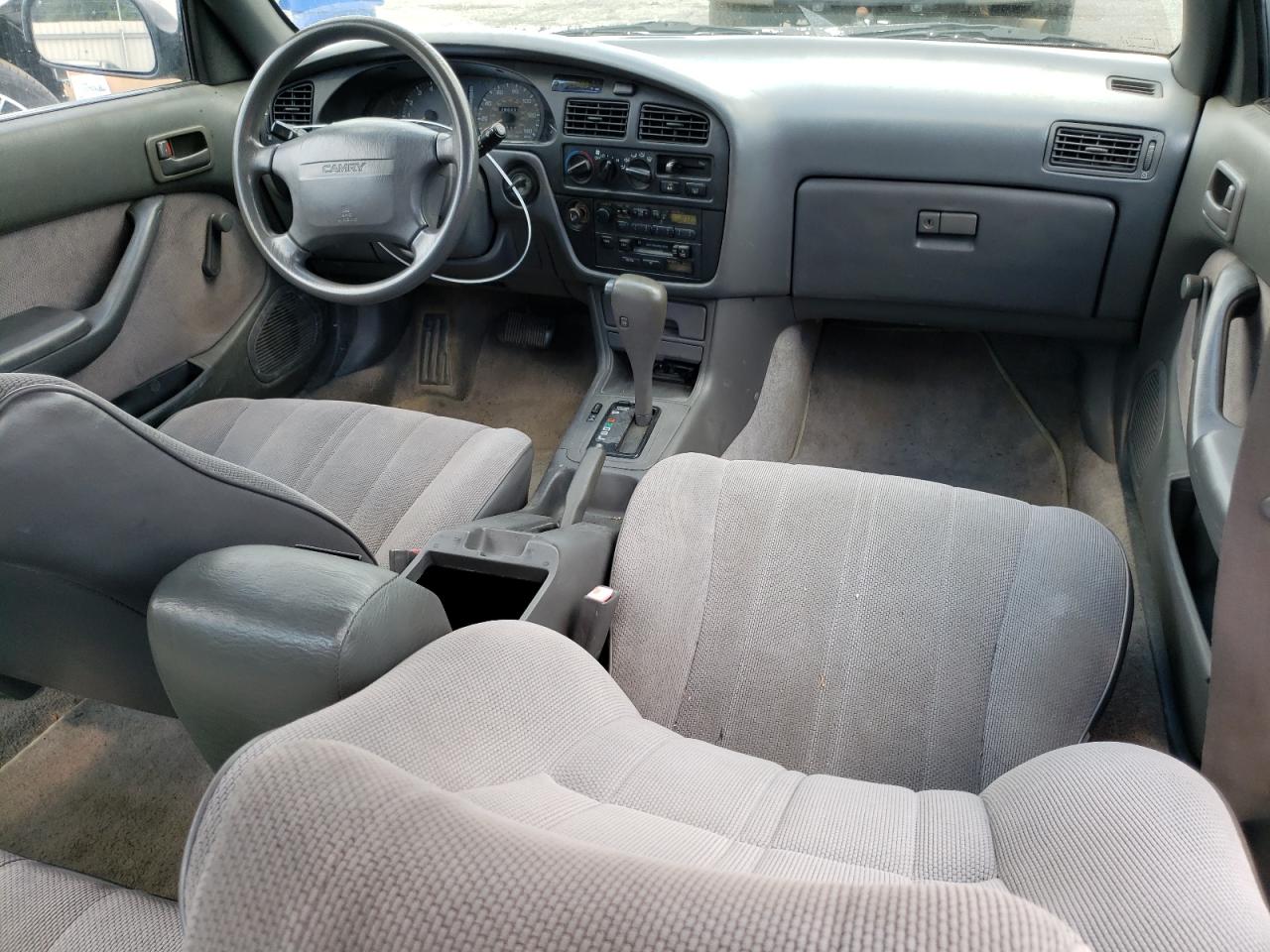 1992 Toyota Camry Dlx VIN: 4T1SK11E6NU151844 Lot: 62657604