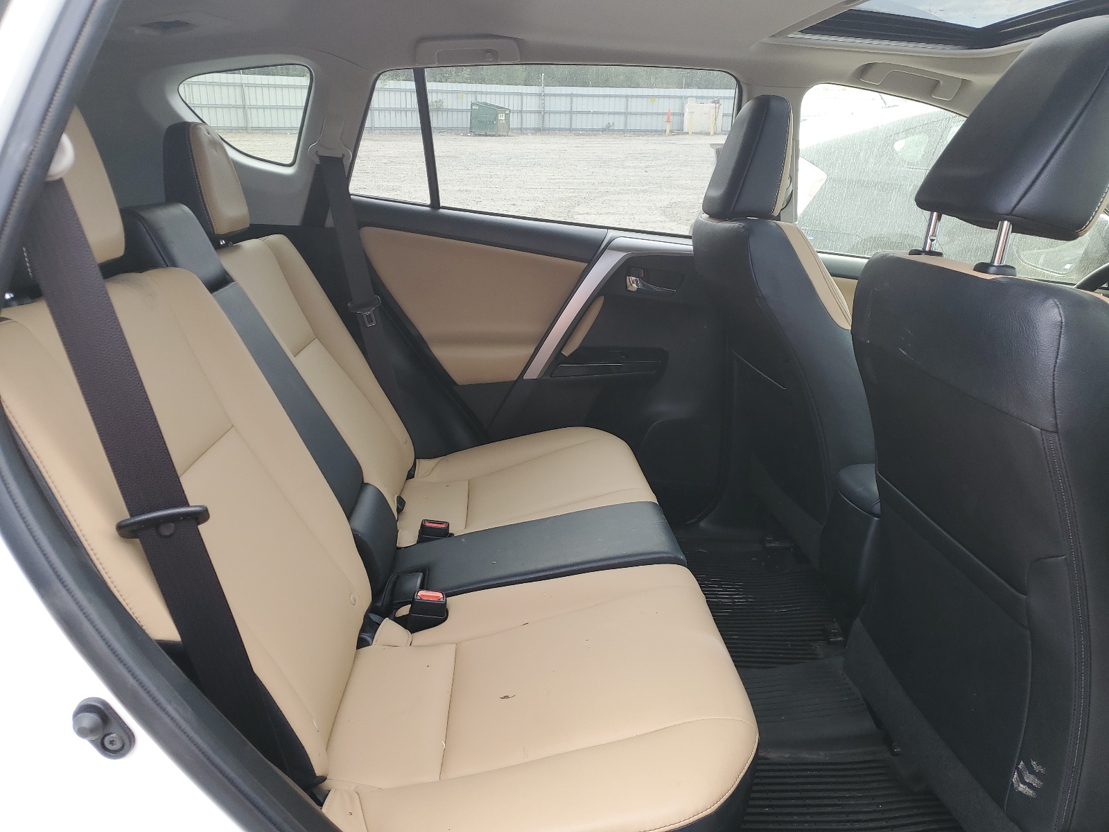 JTMDFREV9GJ075874 2016 Toyota Rav4 Limited