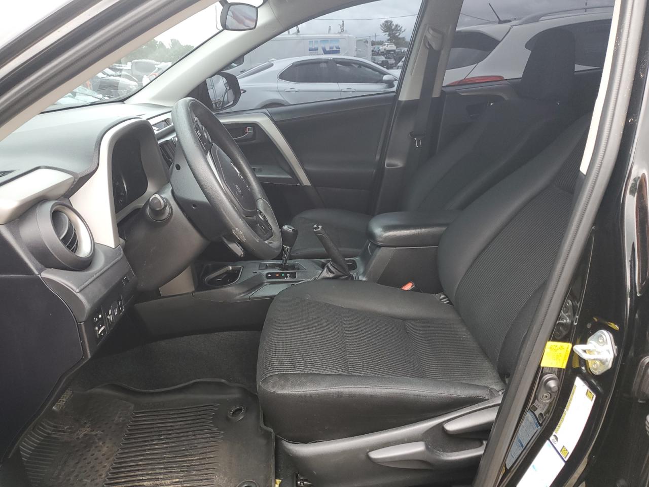 2017 Toyota Rav4 Le VIN: 2T3BFREVXHW567615 Lot: 62710354