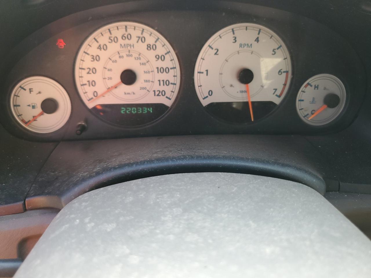 2006 Chrysler Town & Country Lx VIN: 1A4GP44RX6B752905 Lot: 63914054