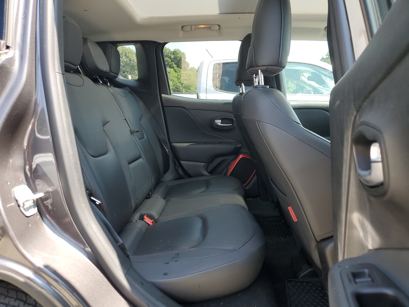 ZACNJBC19KPK01652 2019 Jeep Renegade Trailhawk