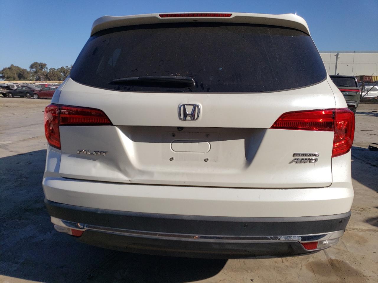 2017 Honda Pilot Touring VIN: 5FNYF6H95HB009510 Lot: 61550184