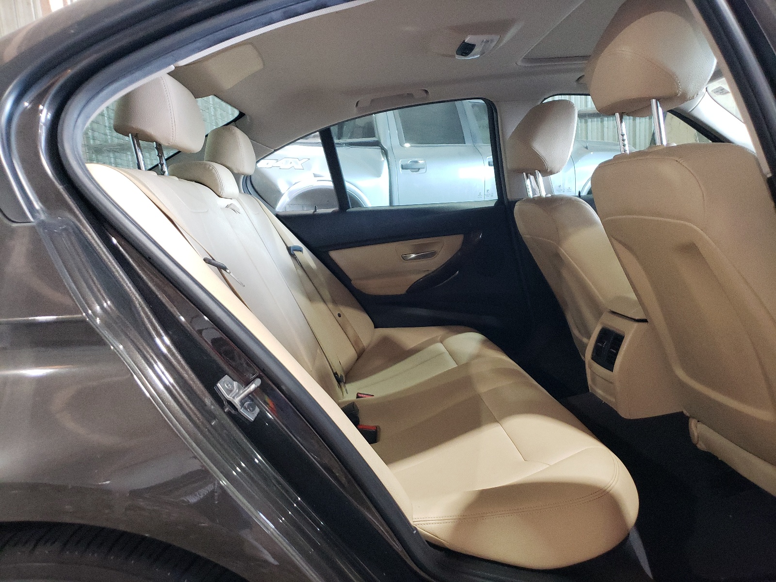 WBA8E1G55HNU14883 2017 BMW 320 I