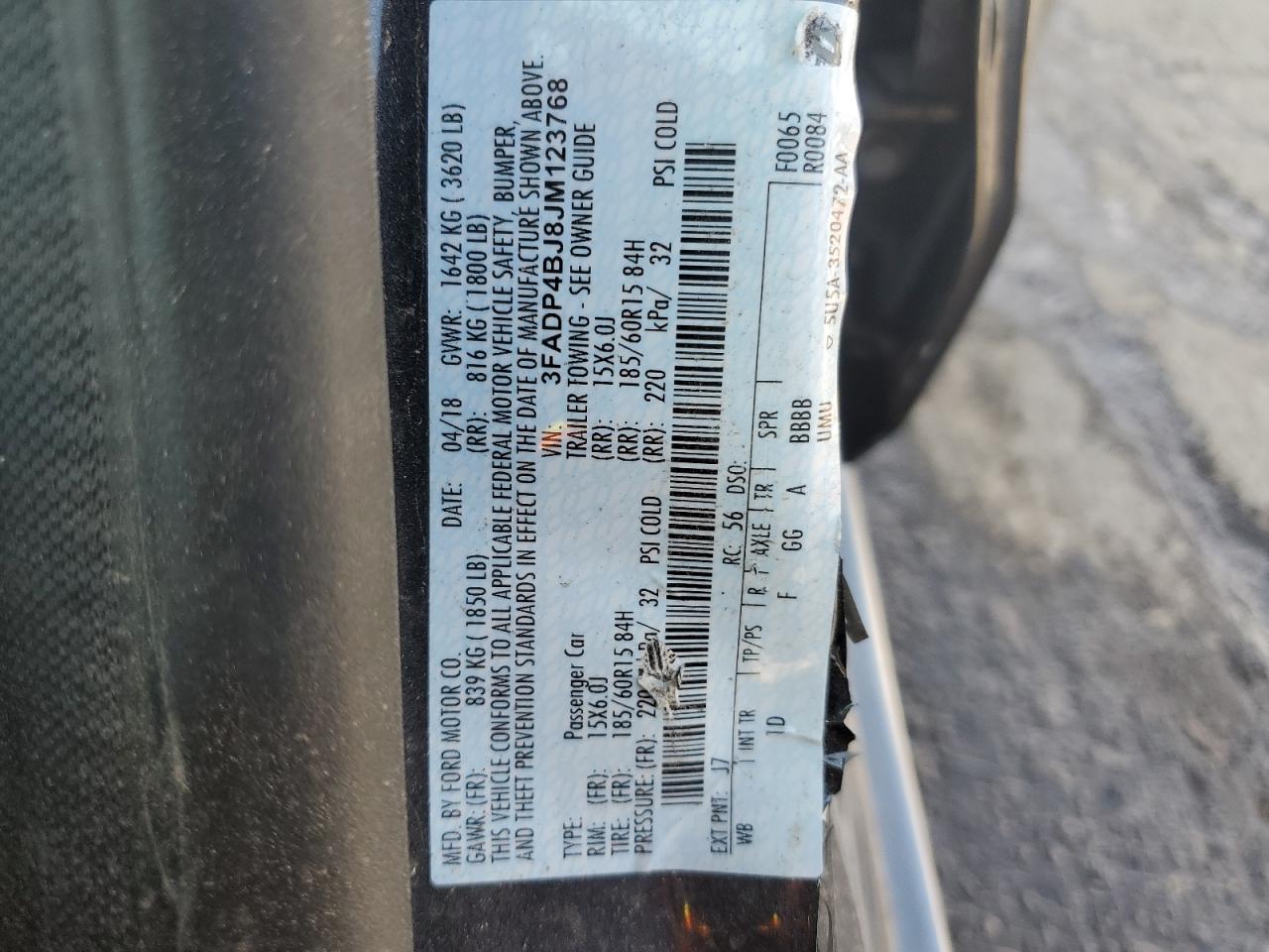 3FADP4BJ8JM123768 2018 Ford Fiesta Se