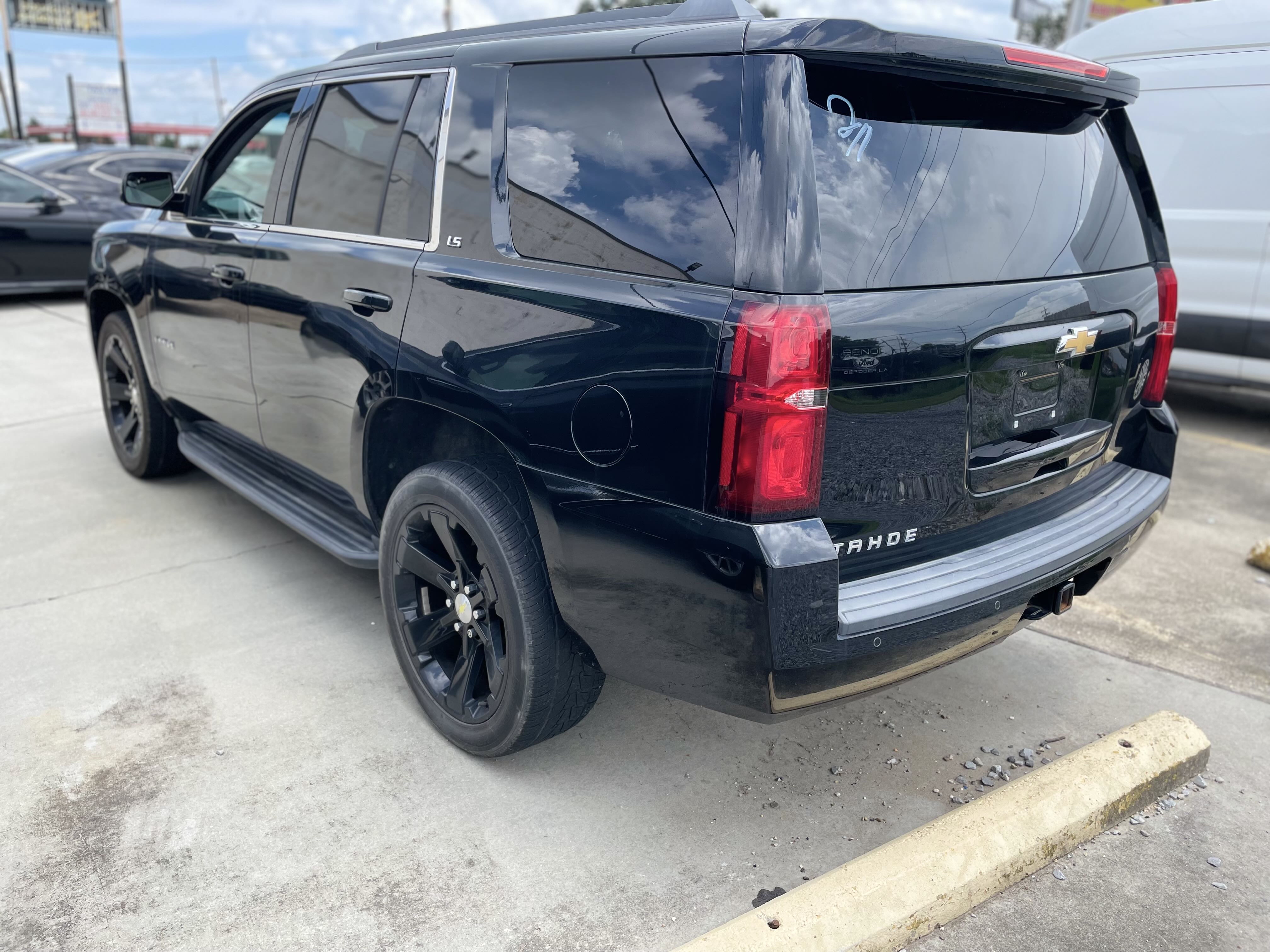 2016 Chevrolet Tahoe C1500 Ls vin: 1GNSCAKC3GR160951