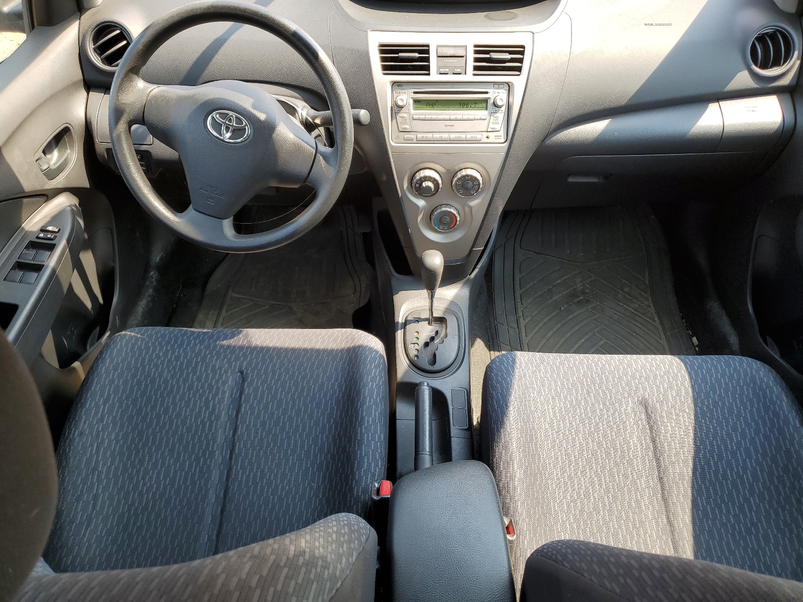 JTDBT923791301173 2009 Toyota Yaris