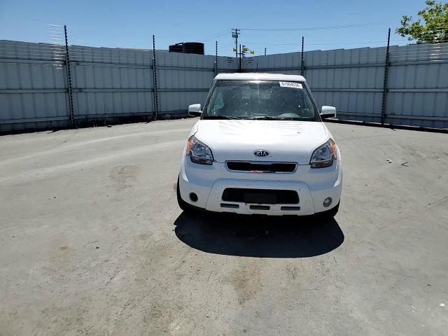 2011 Kia Soul + VIN: KNDJT2A24B7264730 Lot: 61964634