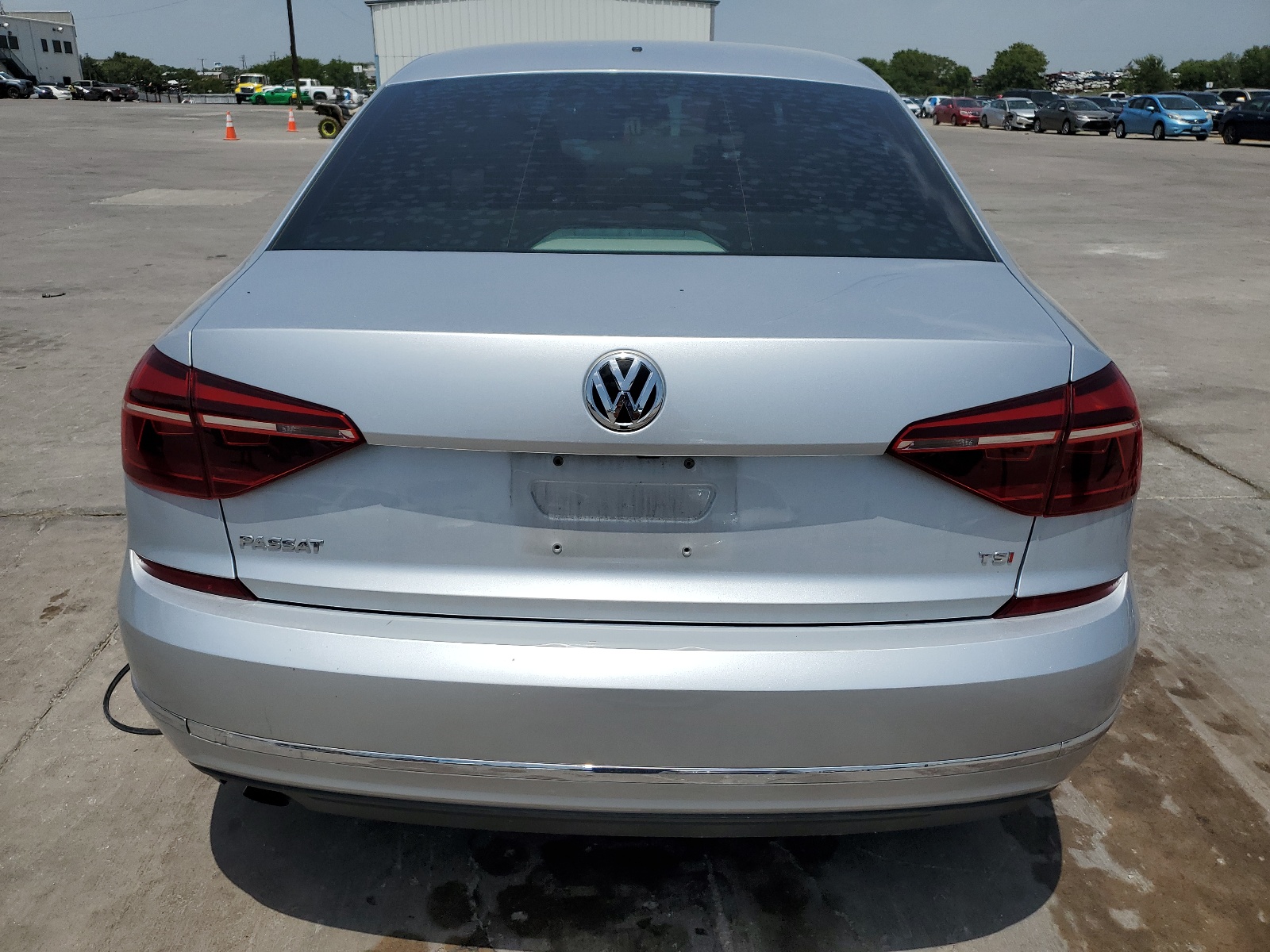 1VWAA7A38JC018066 2018 Volkswagen Passat S