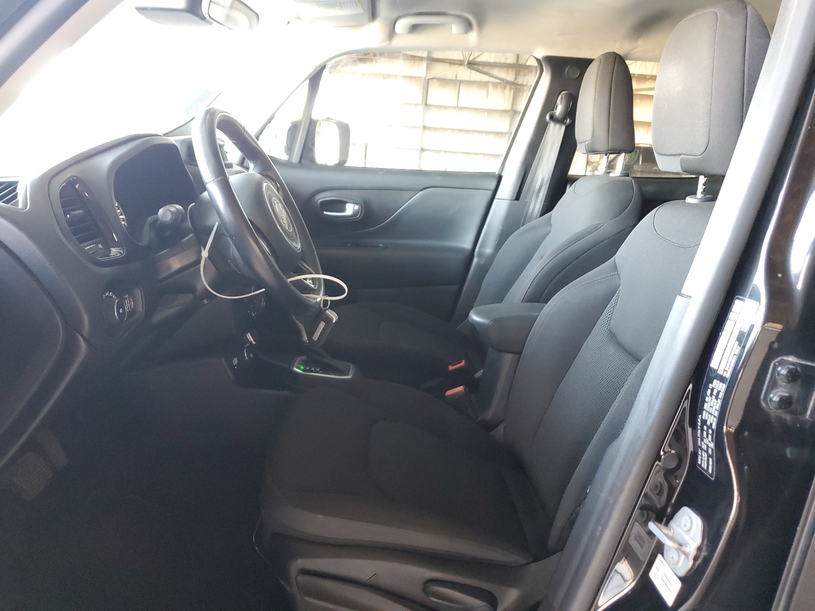 ZACNJBBB9KPK44107 2019 Jeep Renegade Latitude