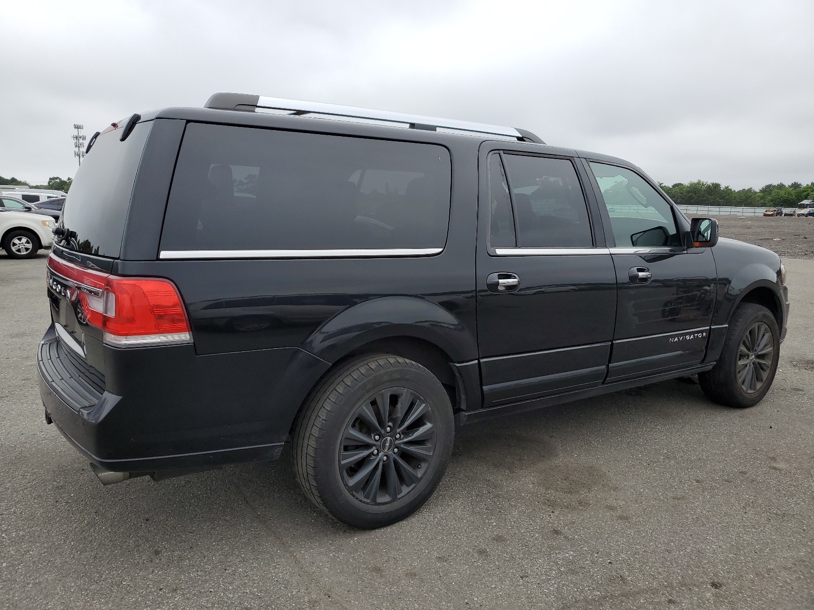 2017 Lincoln Navigator L Select vin: 5LMJJ3JT7HEL01271