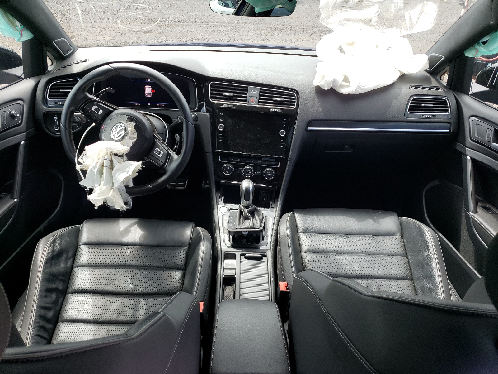 WVWVF7AU4JW215748 2018 Volkswagen Golf R