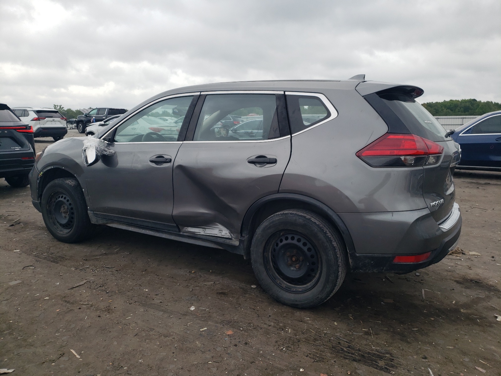 2017 Nissan Rogue S vin: JN8AT2MV0HW255337