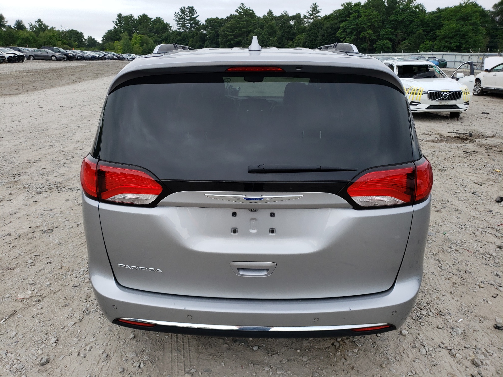 2018 Chrysler Pacifica Touring L vin: 2C4RC1BGXJR320898