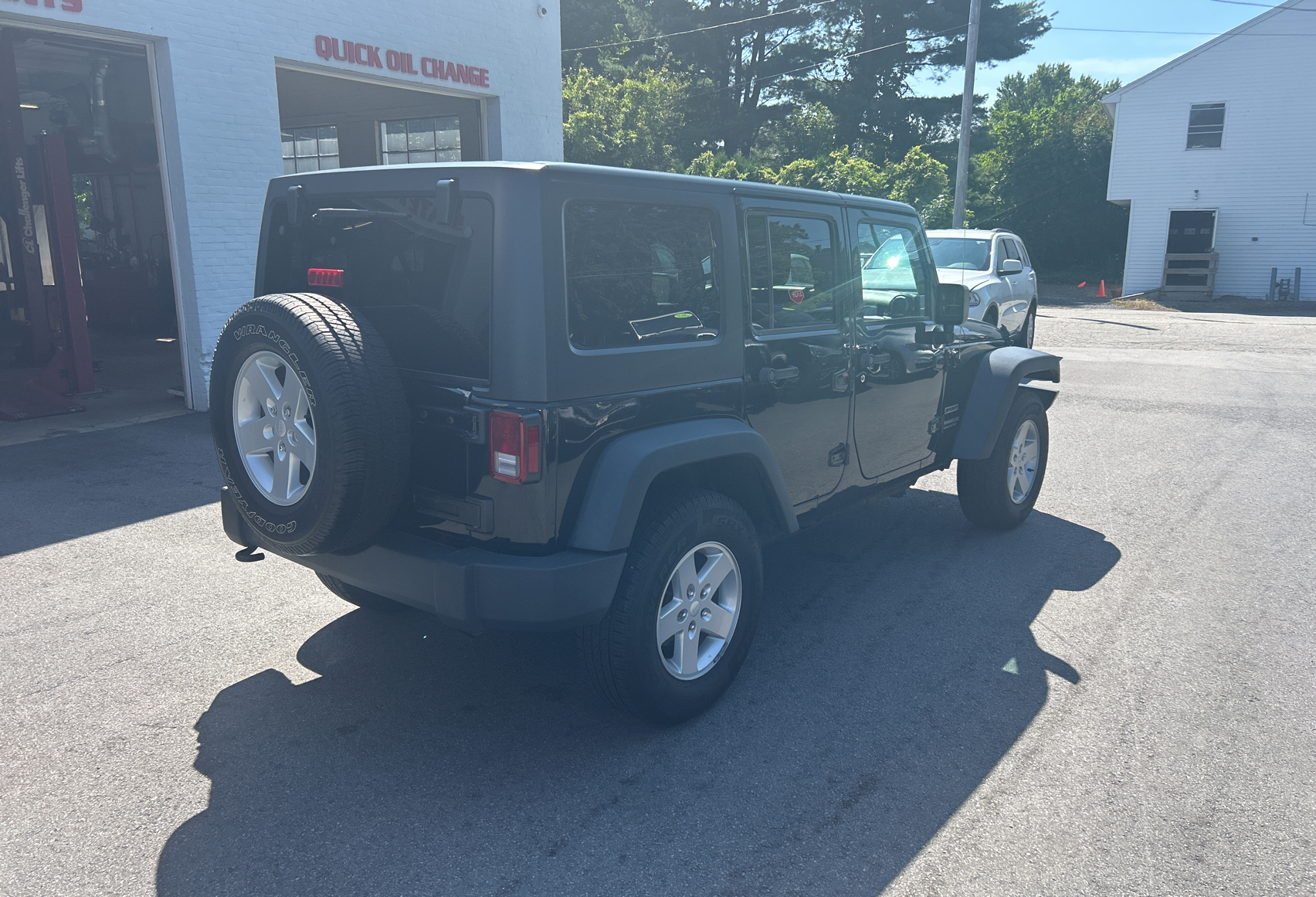 2015 Jeep Wrangler Unlimited Sport vin: 1C4BJWDG3FL518501