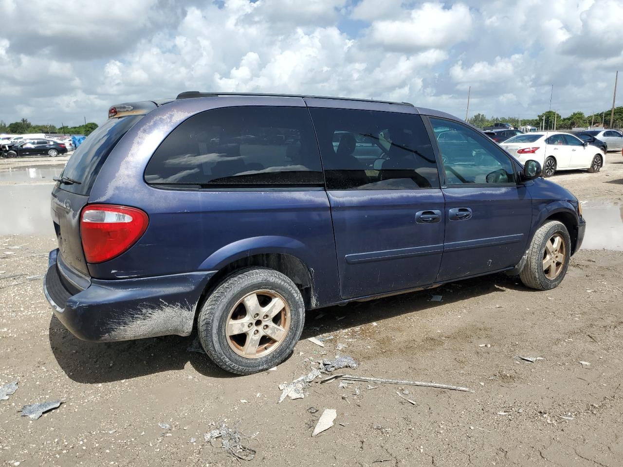 2005 Dodge Grand Caravan Sxt VIN: 2D4GP44L25R461884 Lot: 64425284