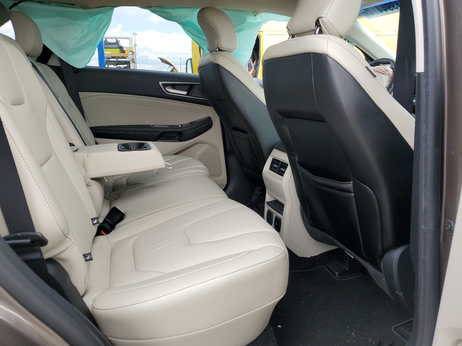 2FMPK3K95KBC18664 2019 Ford Edge Titanium