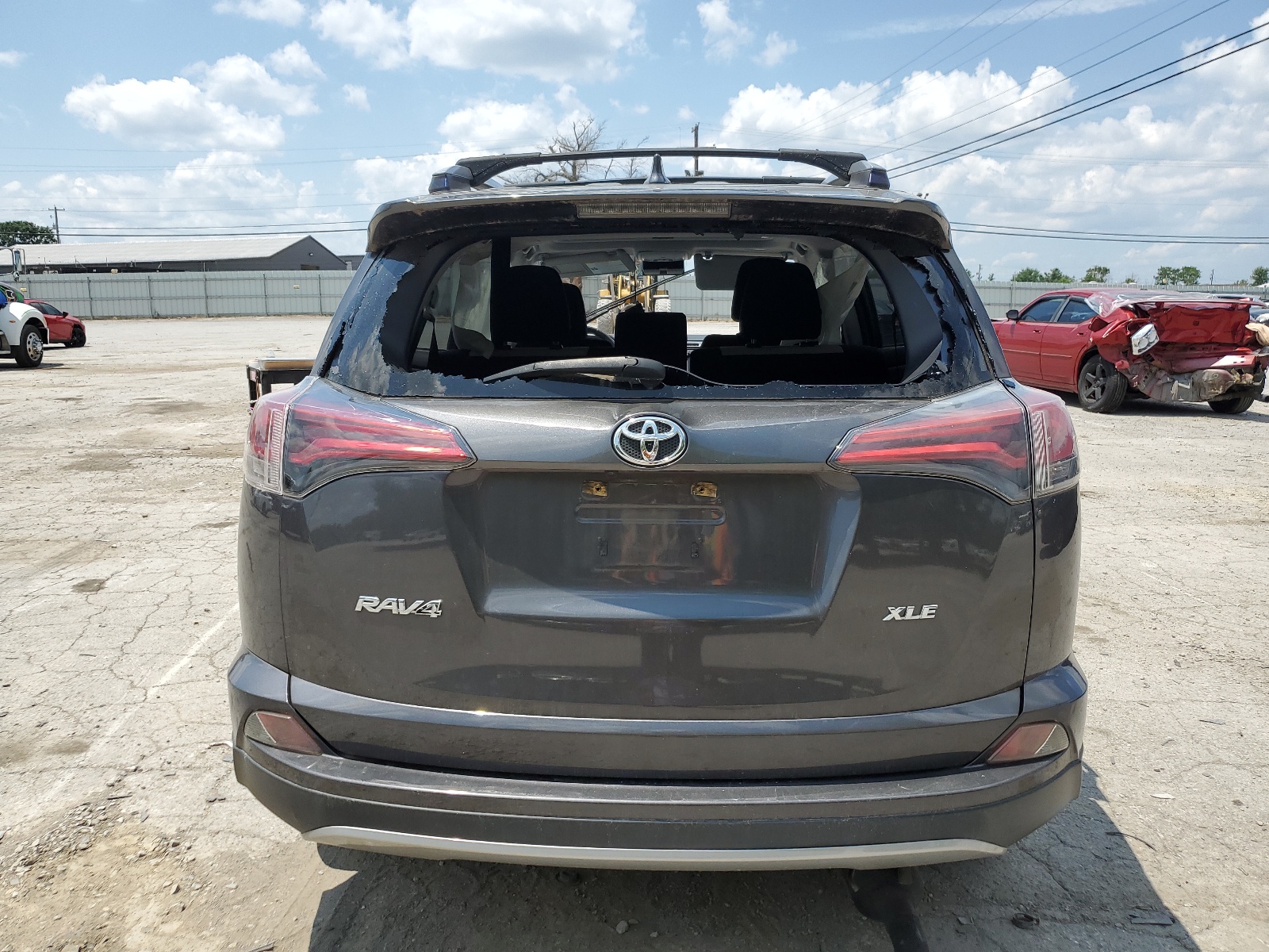 JTMWFREV1HJ118601 2017 Toyota Rav4 Xle