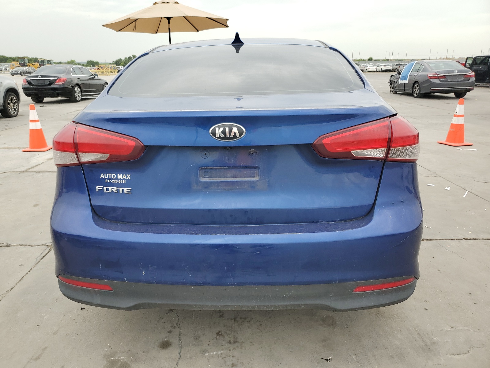 2018 Kia Forte Lx vin: 3KPFK4A78JE275759