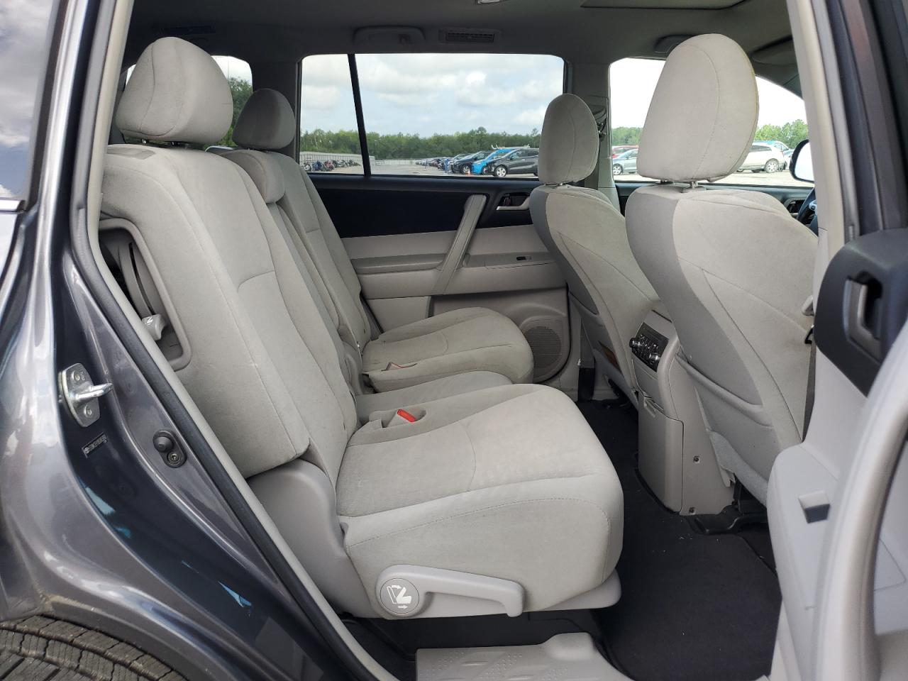 2011 Toyota Highlander Base VIN: 5TDBK3EH1BS065930 Lot: 63774504