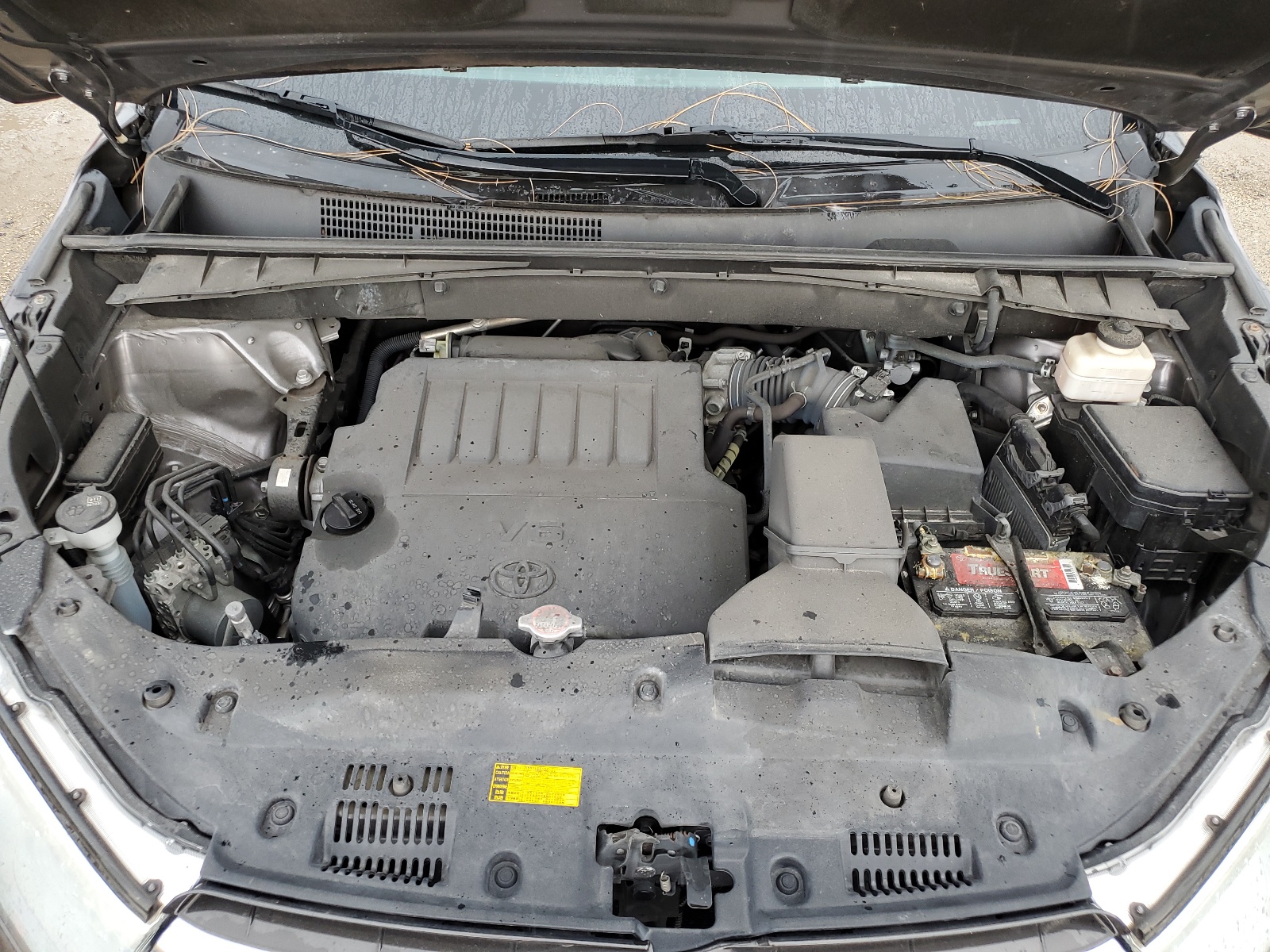 5TDBKRFH8GS338161 2016 Toyota Highlander Le