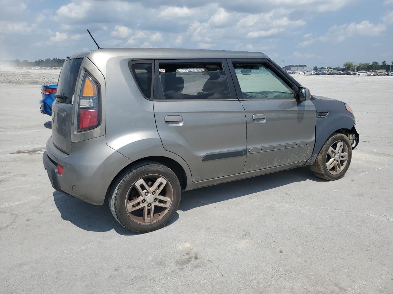 2010 Kia Soul + VIN: KNDJT2A26A7085863 Lot: 63041644