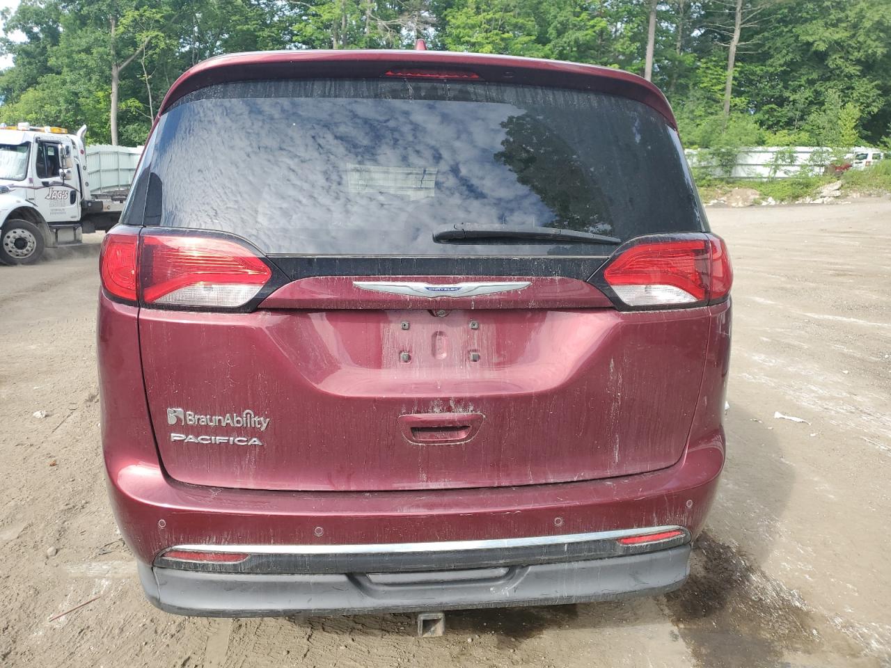 2018 Chrysler Pacifica - Image 6