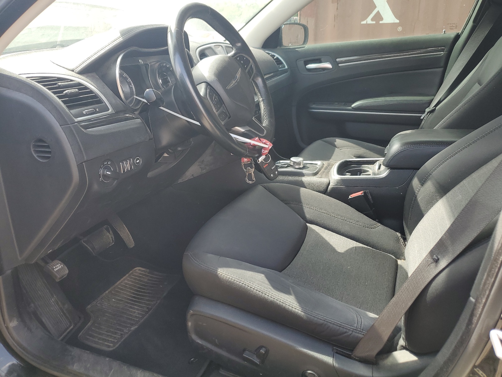 2C3CCAAG2KH613469 2019 Chrysler 300 Touring