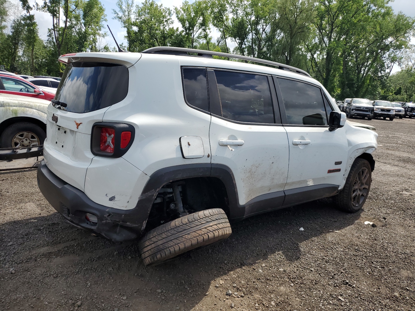 2016 Jeep Renegade Latitude vin: ZACCJBBT7GPE11722