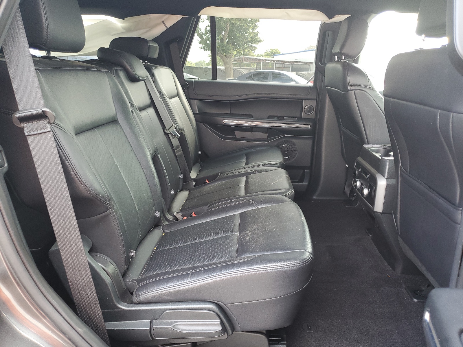 1FMJU1HT5KEA66249 2019 Ford Expedition Xlt