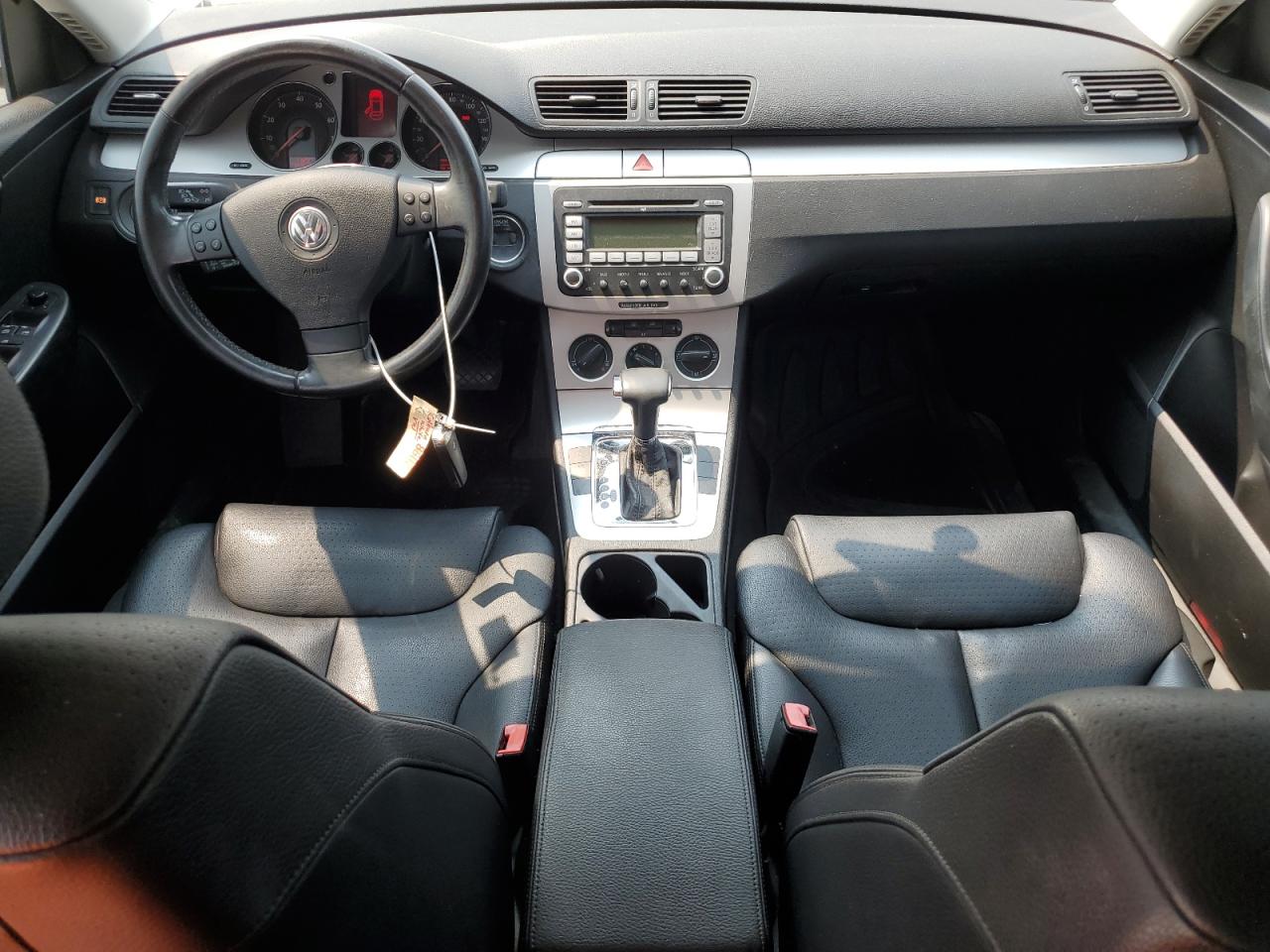 WVWAK73C18E211672 2008 Volkswagen Passat Komfort