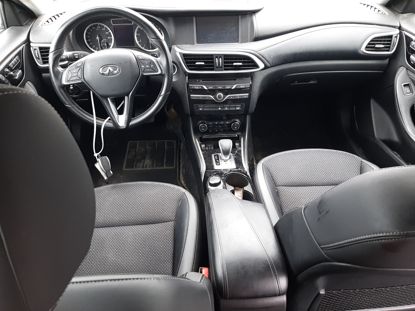 SJKCH5CR0KA009322 2019 Infiniti Qx30 Luxe