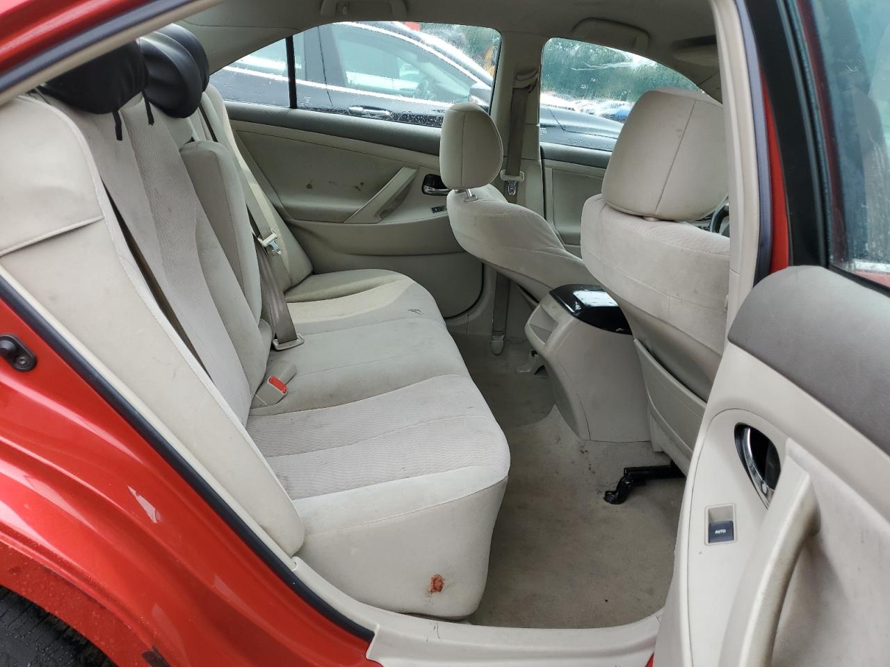 2011 Toyota Camry - Image 10