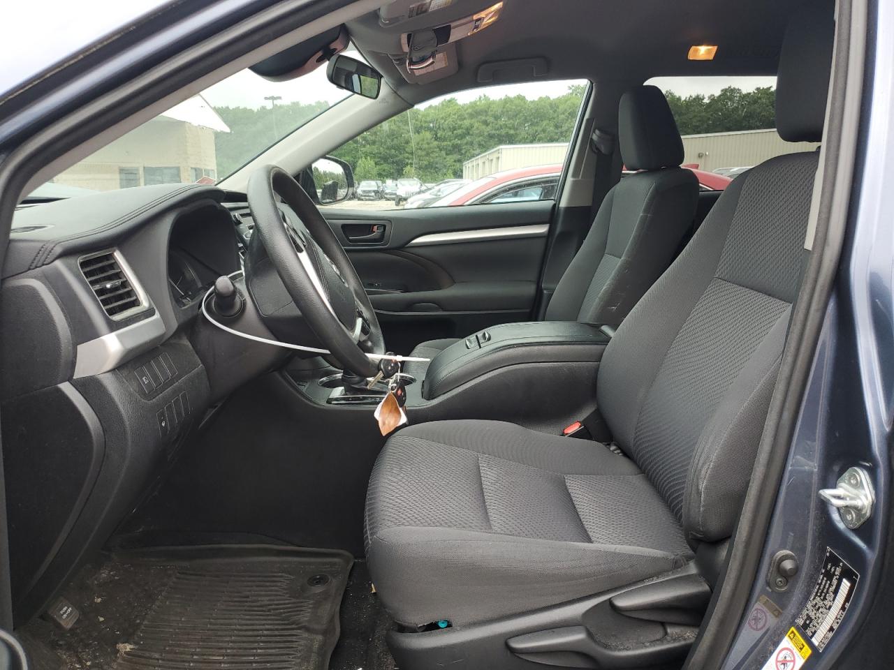 2018 Toyota Highlander Le VIN: 5TDBZRFH8JS886339 Lot: 65372384