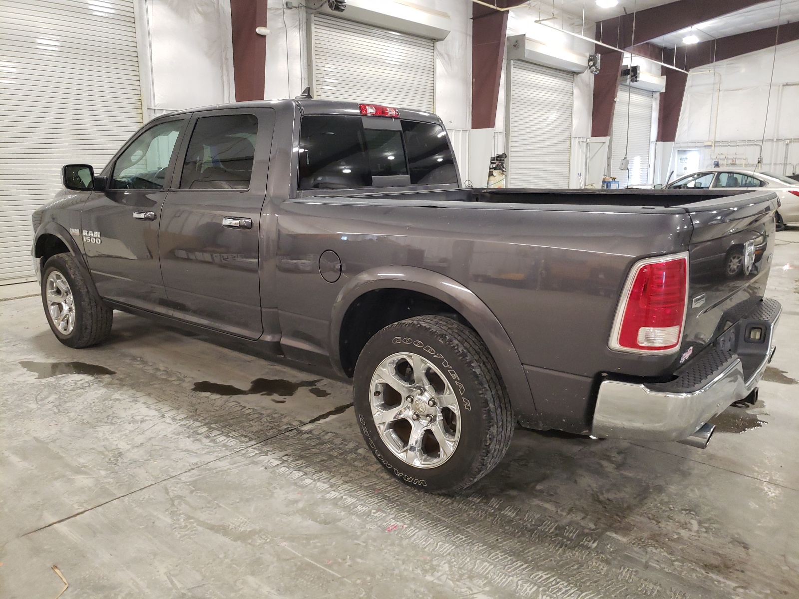 2016 Ram 1500 Laramie vin: 1C6RR7VT9GS330525