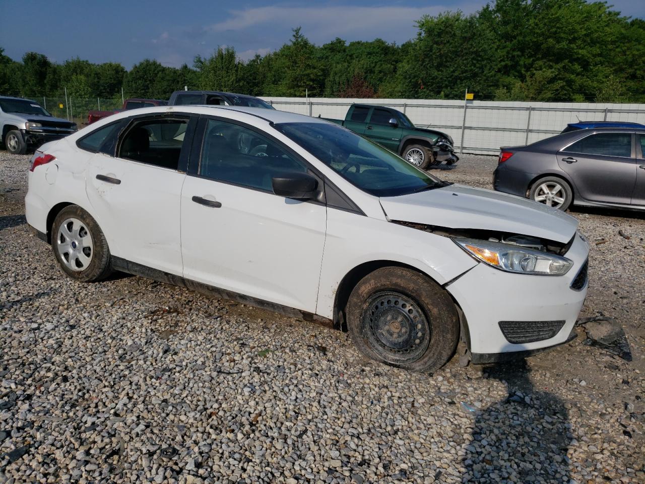 2016 Ford Focus S vin: 1FADP3E28GL336695