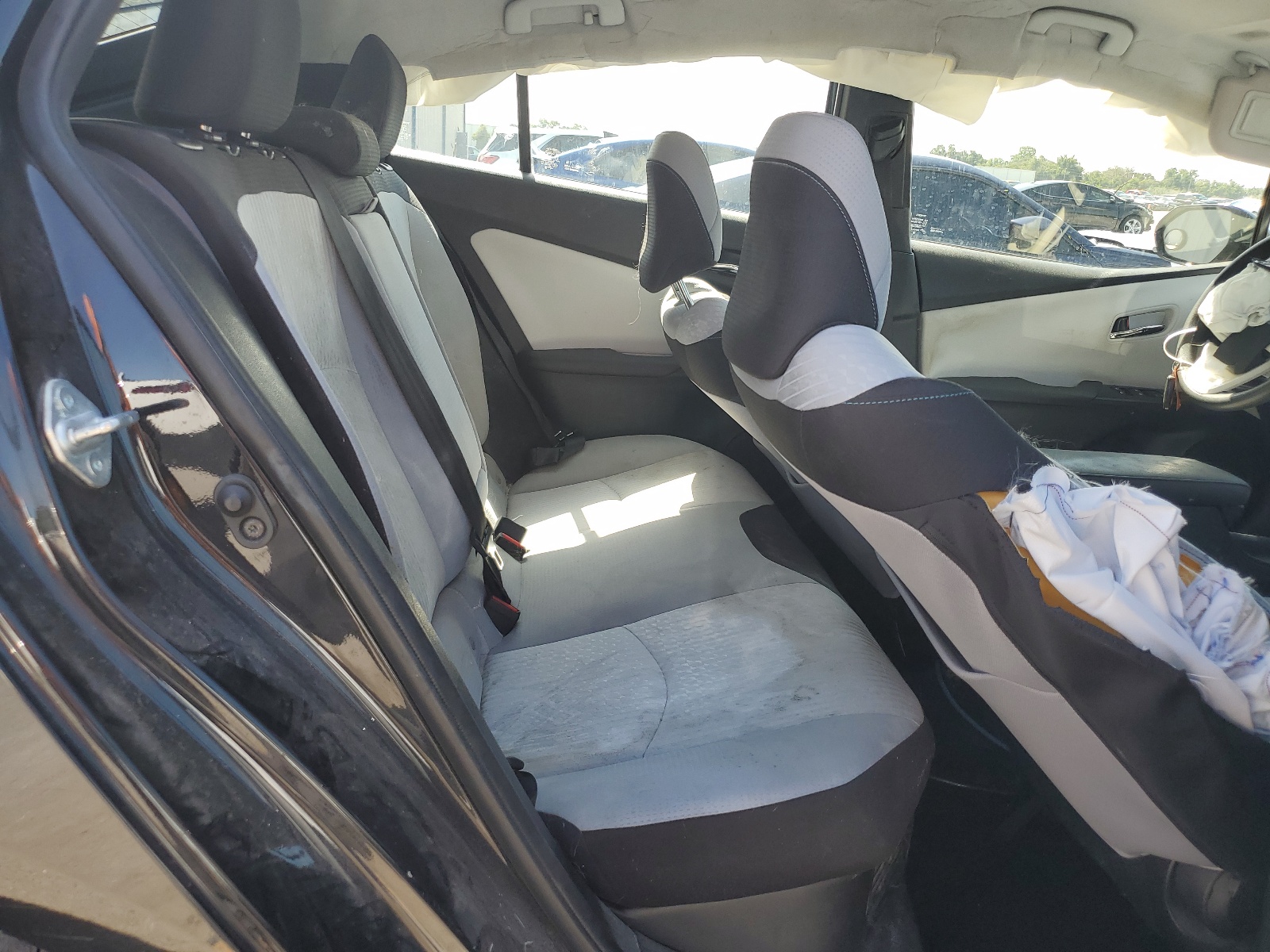 JTDKBRFU0J3066937 2018 Toyota Prius