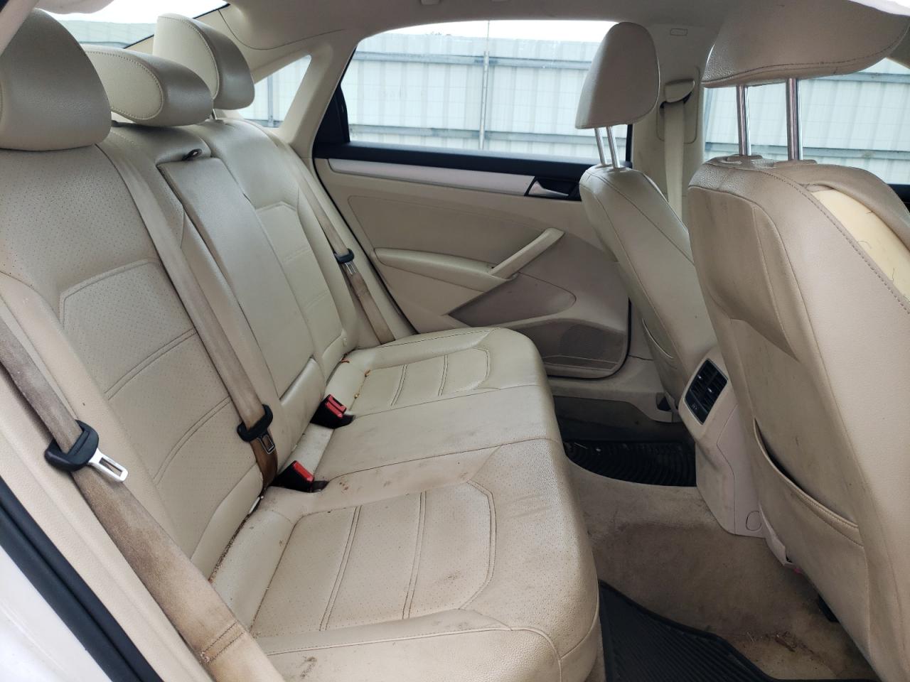 2013 Volkswagen Passat Se VIN: 1VWBH7A35DC136323 Lot: 60830604