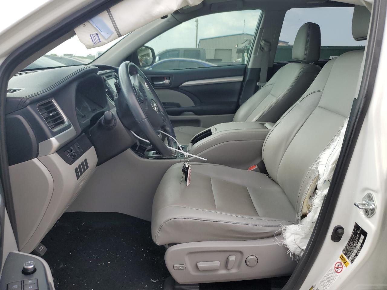 2019 Toyota Highlander Se VIN: 5TDKZRFH5KS303663 Lot: 62907014