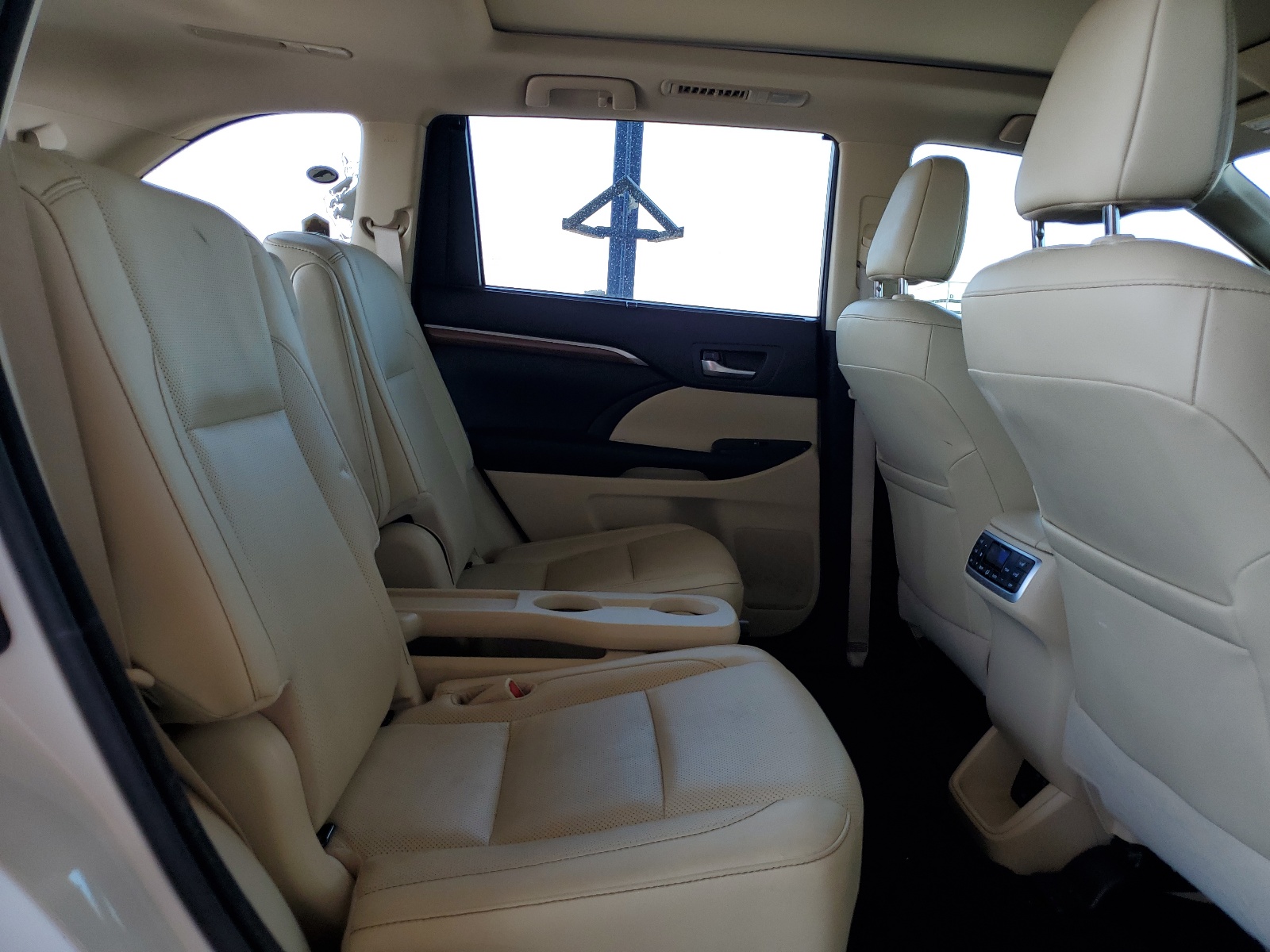 5TDDZRFH0HS423632 2017 Toyota Highlander Limited