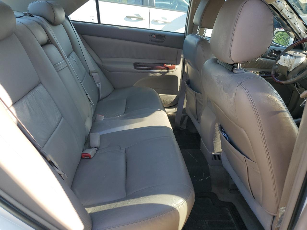 2004 Toyota Camry Le VIN: 4T1BE32KX4U328823 Lot: 62789194